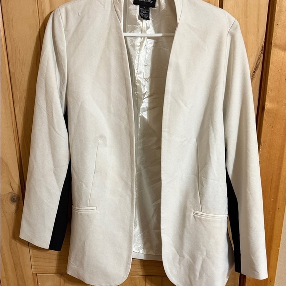 Focus 2000 Jackets & Blazers - Focus 2000 Cream Blazer